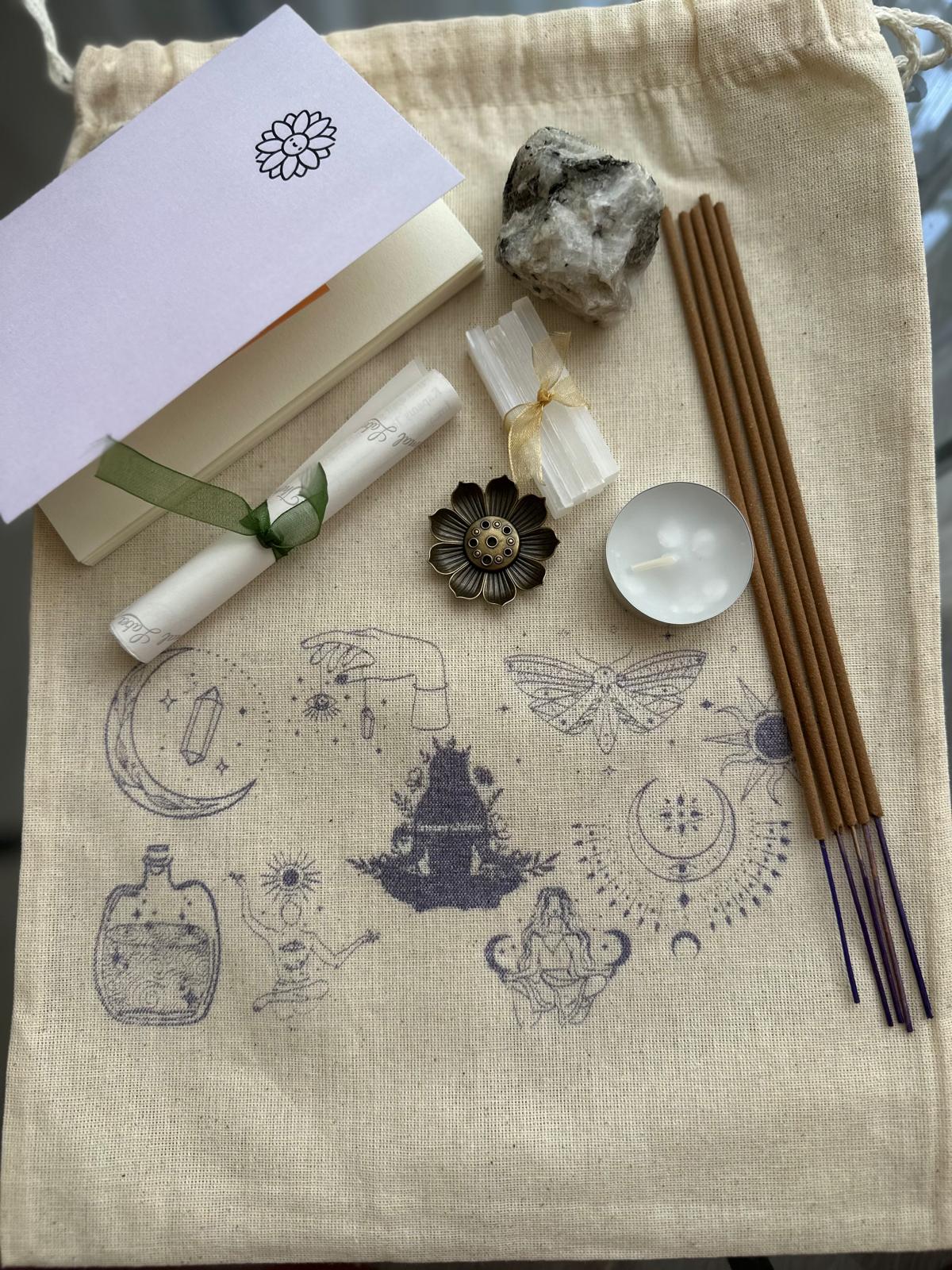 Dişil Güç Ritüel Seti | Aytaşı & Selenit Taşı, Lavanta Tütsü, Meditasyon Defteri, Koleksiyon Çantası