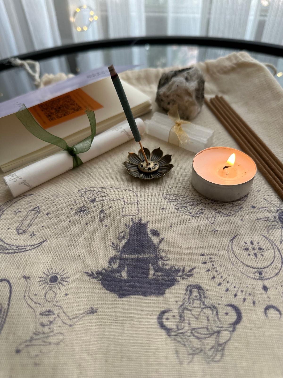 Dişil Güç Ritüel Seti | Aytaşı & Selenit Taşı, Lavanta Tütsü, Meditasyon Defteri, Koleksiyon Çantası