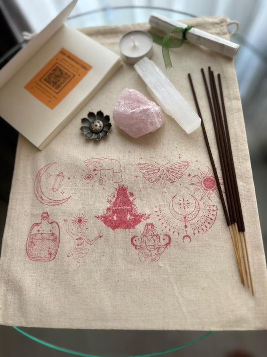 Aşk Frekansı Ritüel Seti | Pembe Kuvars & Selenit, Lotus Tütsü, Mum, Meditasyon Koleksiyon Çantası