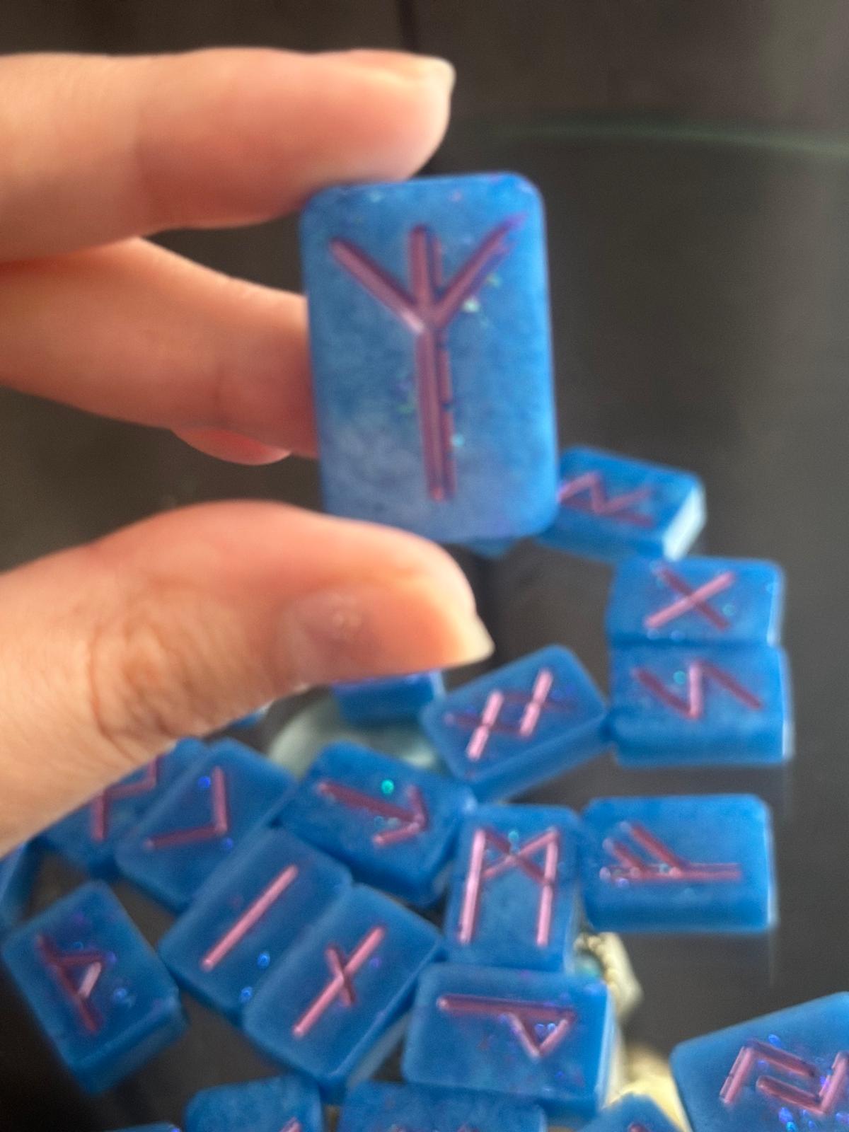 Runik Kehanet Taşları 24 Adet Viking Rune Seti|Kadim Semboller ile Fal, Meditasyon ve Ritüel
