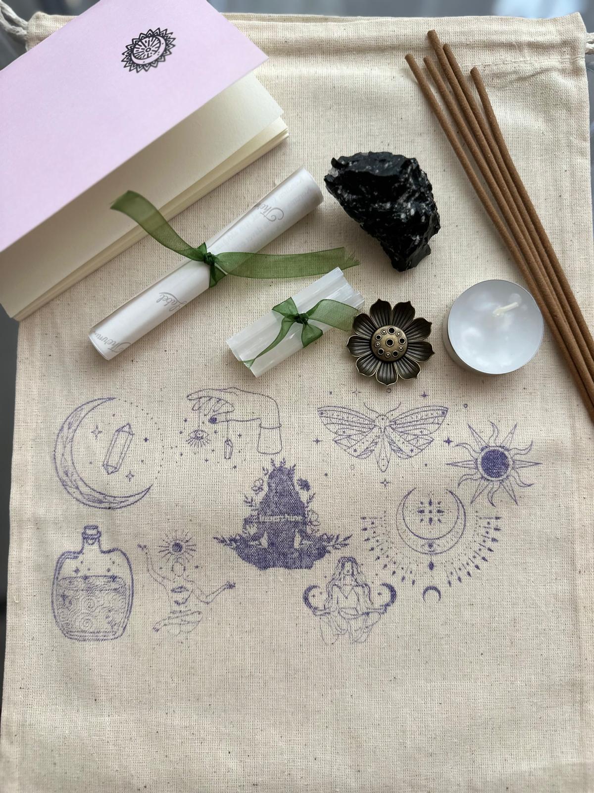 Koruma Ritüel Seti | Obsidyen & Selenit Taşı, Çakra Tütsü, Meditasyon Defteri, Koleksiyon Çantası
